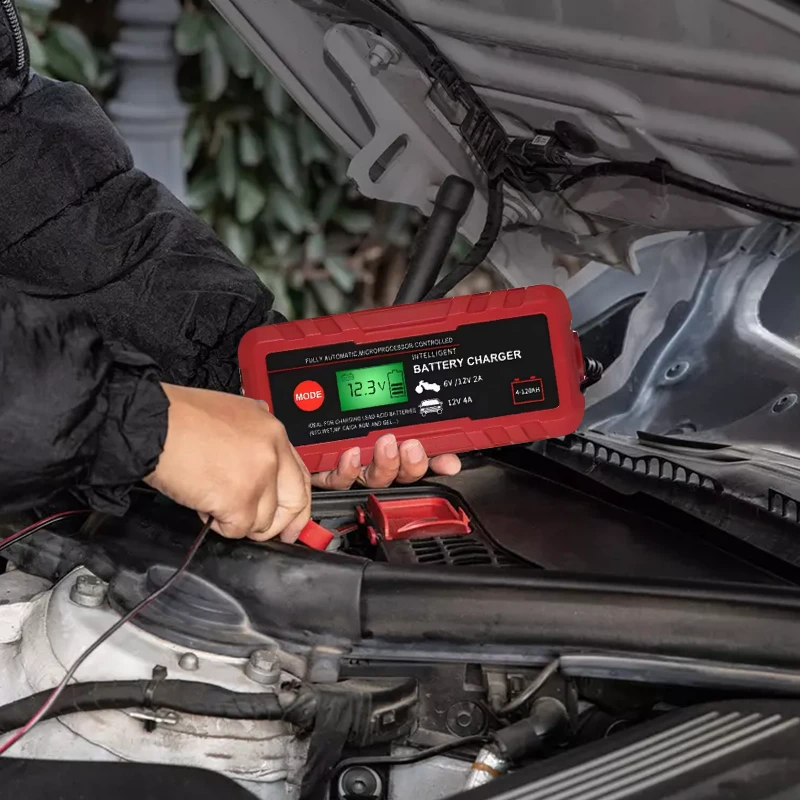 Pangisi daya baterei mobil